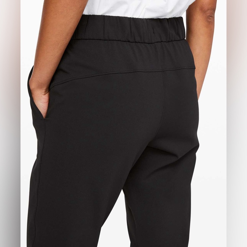Lululemon On the Fly 7/8 Pant - Picture 5 of 11
